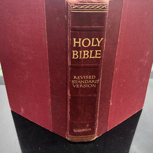 Holy Bible Revised Standard Version by Nelson 1952